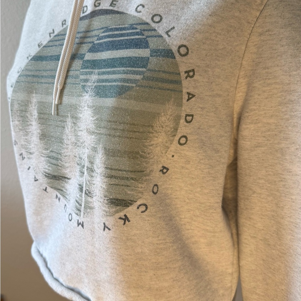 Colorado Breck Sweatshirt. Mid/short length. Washed and sat in closet. Small/Med